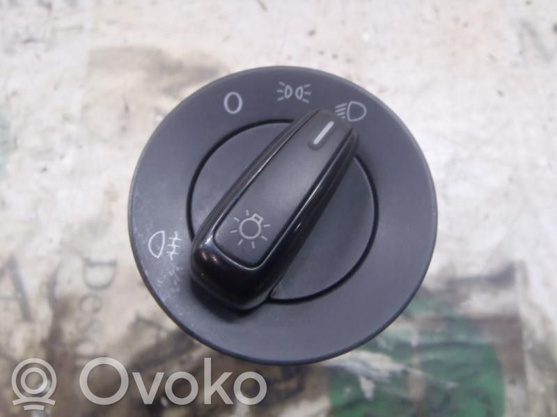 Volkswagen Polo V 6R Interruptor de control del panel de luces 