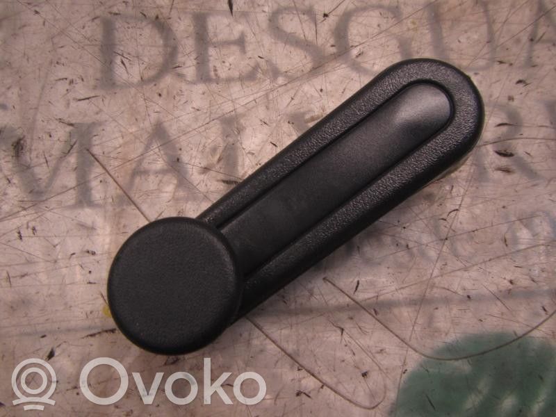 Toyota Yaris Korbka szyby drzwi tylnych 