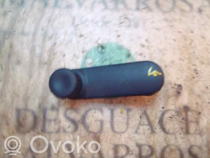 Renault Clio III Takaoven ikkunan kampi