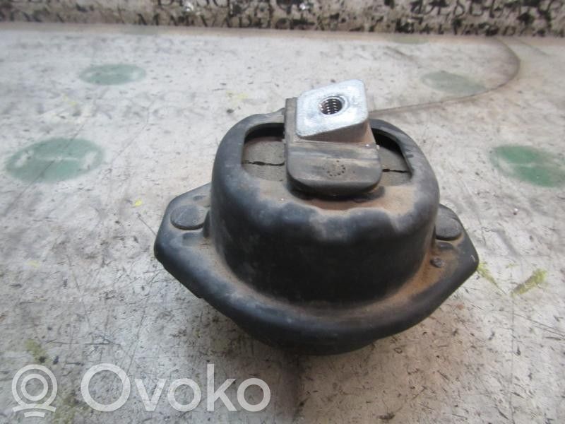 BMW 7 E65 E66 Engine mount bracket 