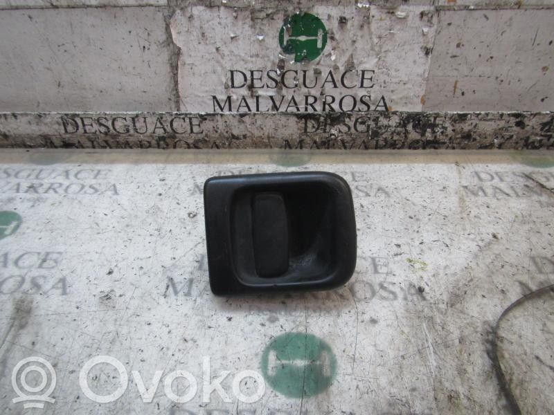 Manecilla externa puerta delantera