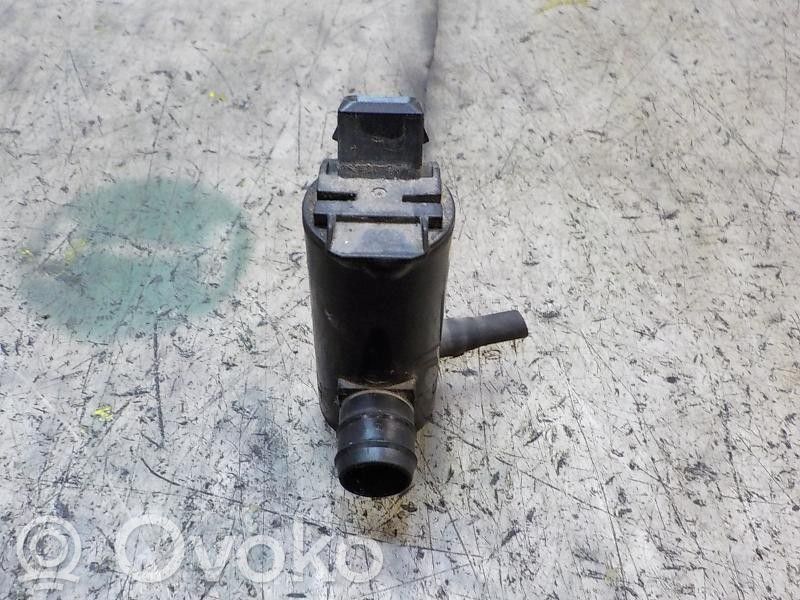 Windscreen/windshield washer pump   9169611