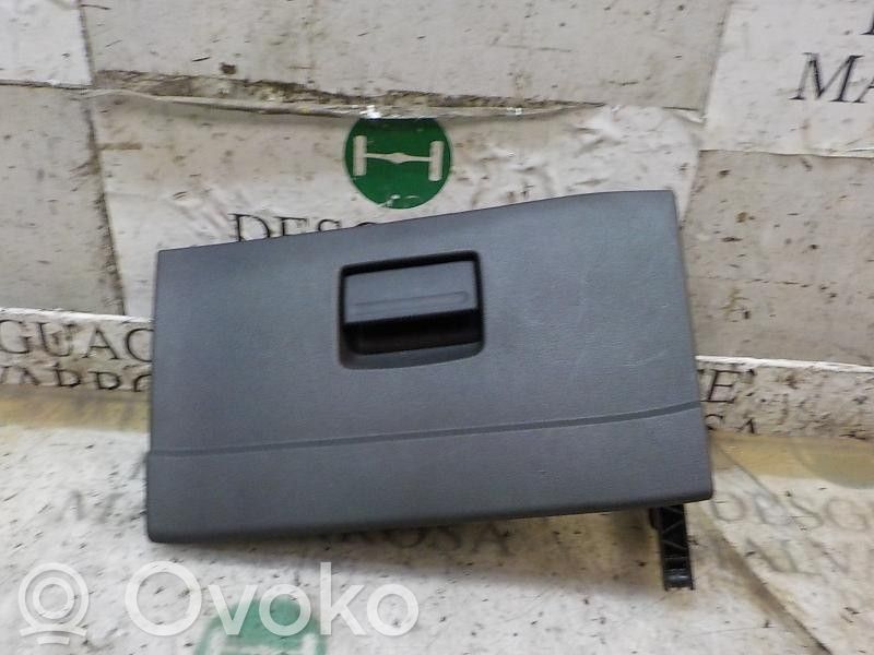 Ford Mondeo MK IV Cutie mănuși 