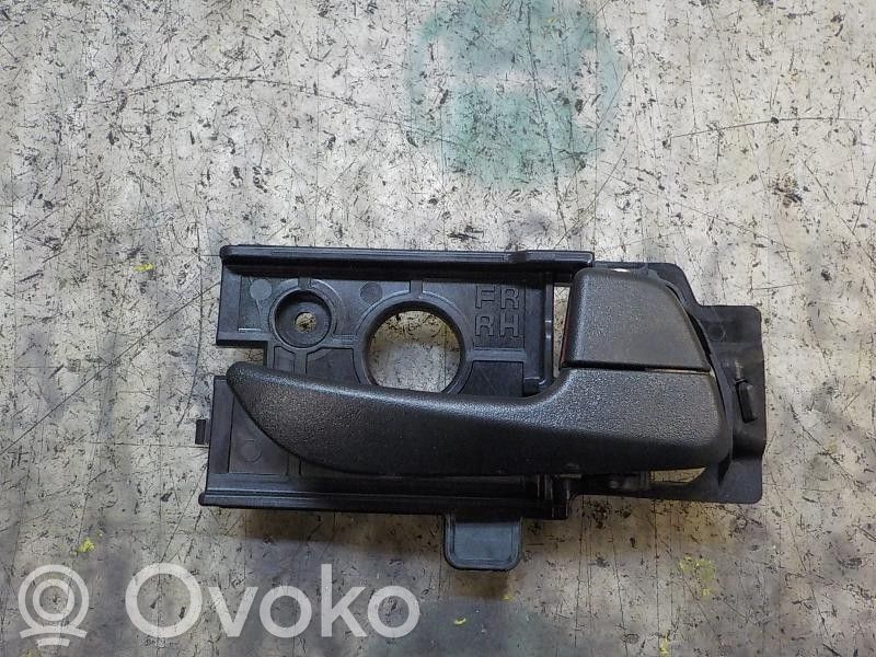 Hyundai i10 Front door interior handle 