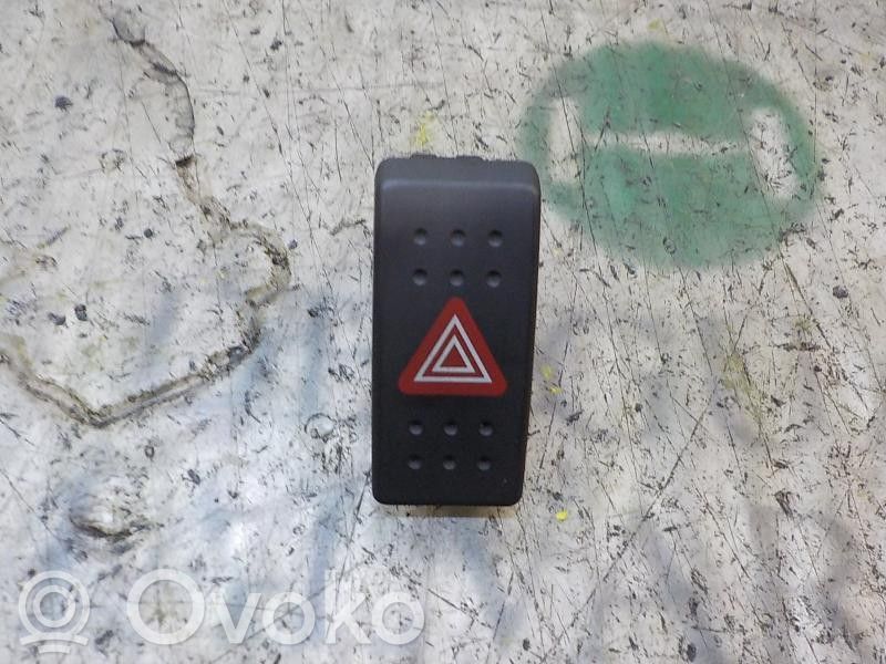 Fiat Sedici Przycisk świateł awaryjnych 