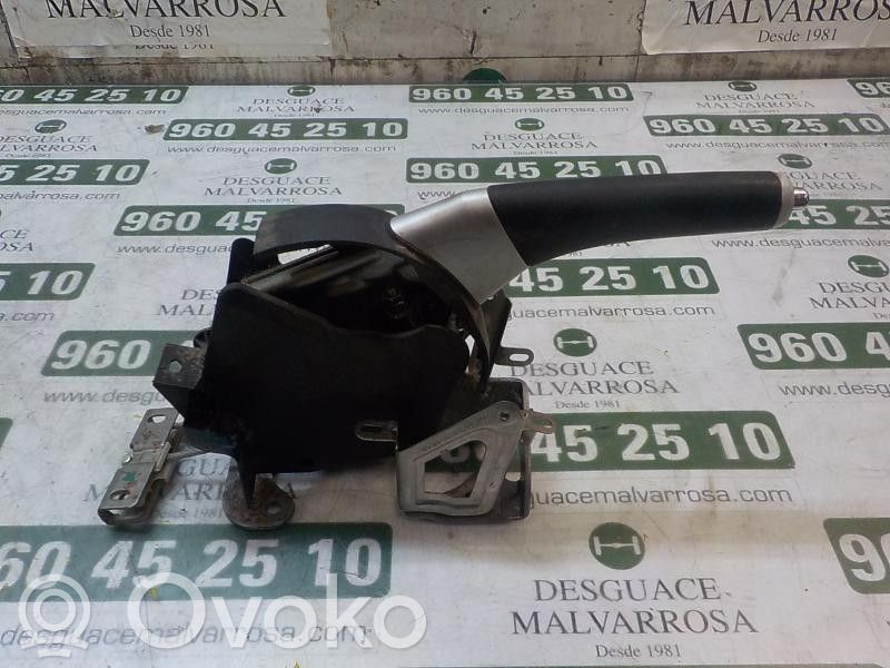 Toyota Auris 150 Rączka / Dźwignia hamulca ręcznego 