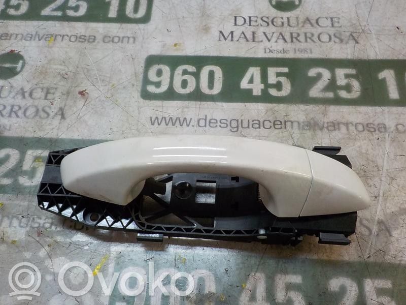 Manecilla externa puerta delantera   5G0837206NGRU