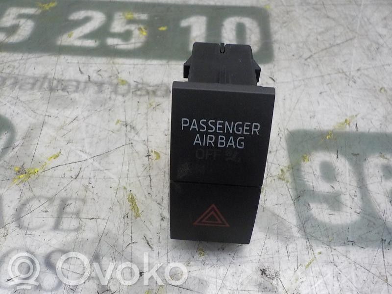Skoda Rapid (NH) Hazard light switch 