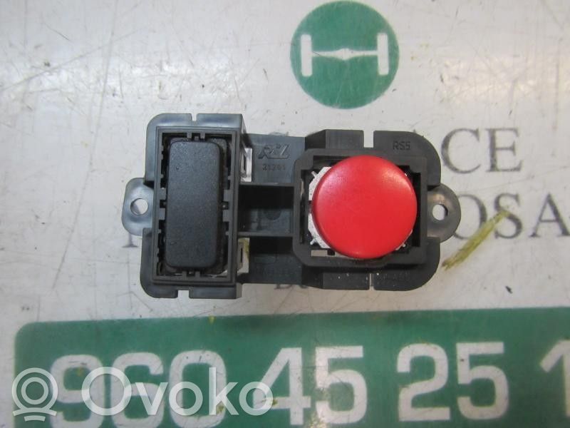 Botón interruptor de luz de peligro   5P0953235B1MM