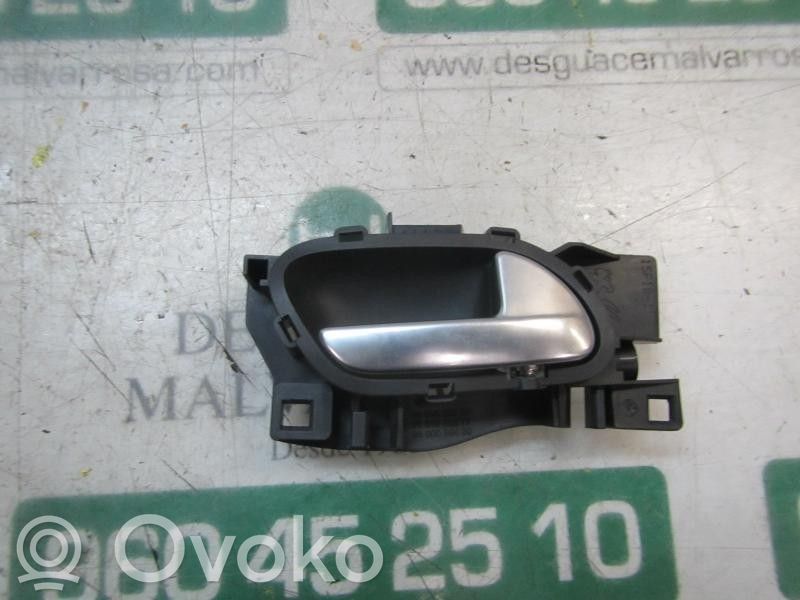 Manecilla interna puerta trasera   9144G4