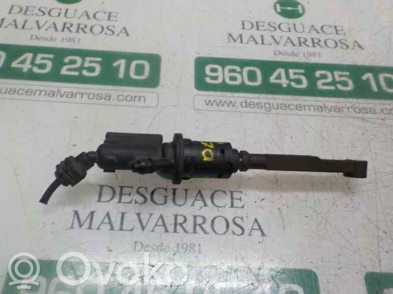 Citroen C4 II Główny cylinder sprzęgła 