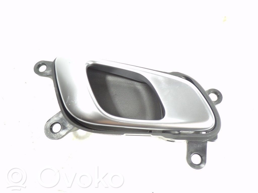KIA Xceed Manecilla interna puerta trasera 