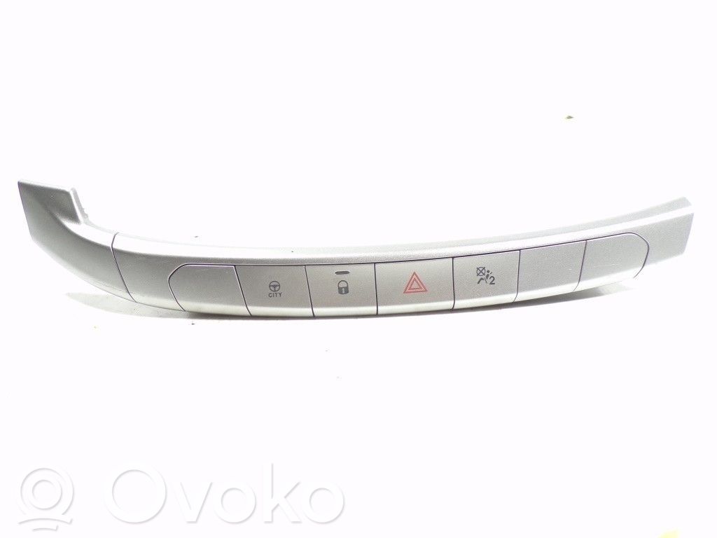 Fiat Tipo Hazard light switch 