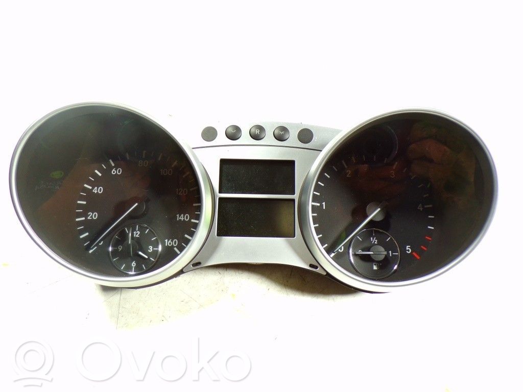 Mercedes-Benz ML W164 Vitezometru (grup de instrumente) 