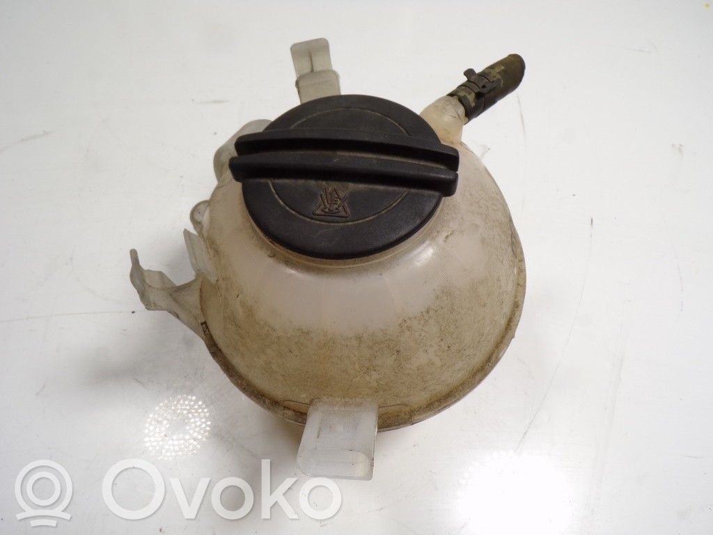 Audi Q3 8U Vase d'expansion de carburant