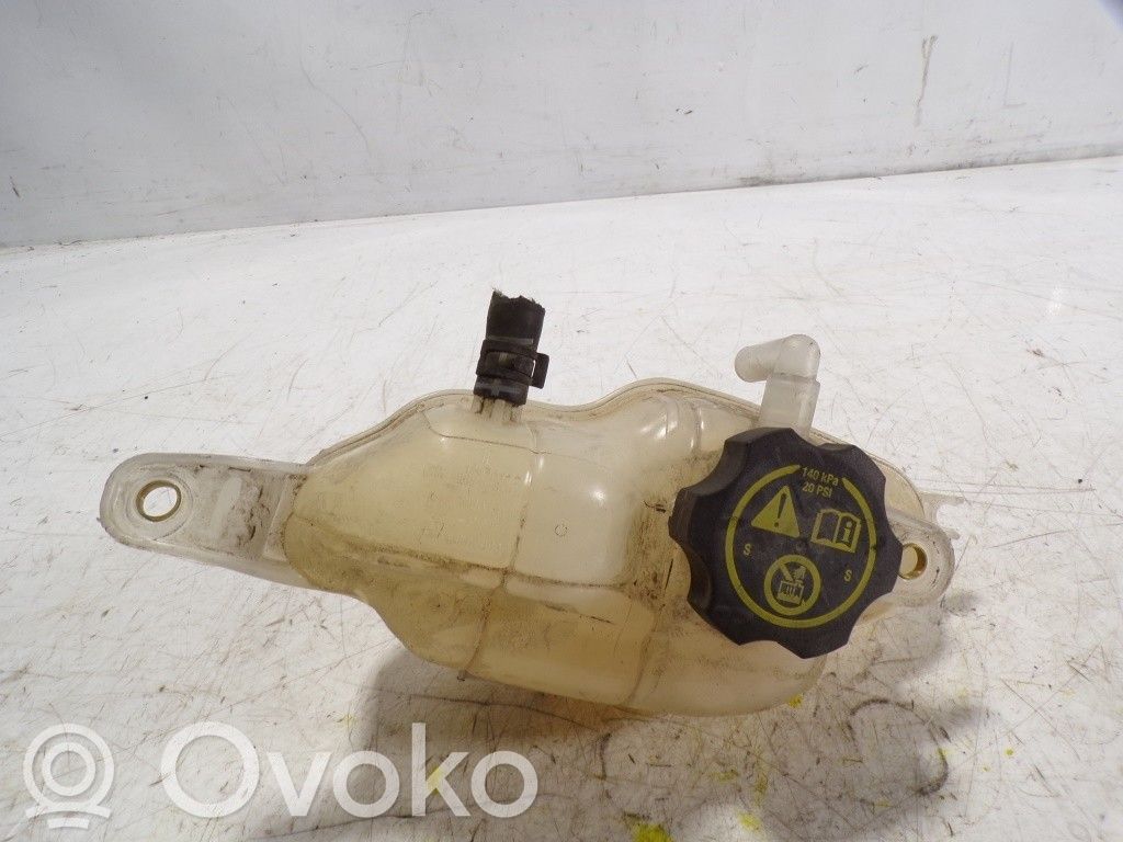 Opel Corsa E Kuro išsiplėtimo bakelis 