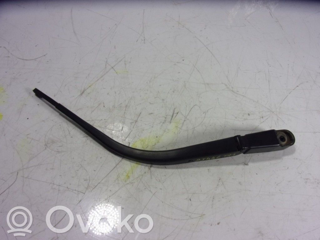 Brazo del limpiaparabrisas trasero   GS1M67421
