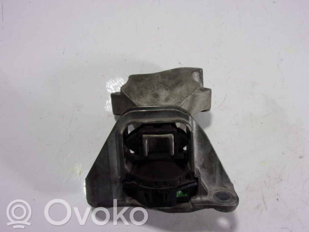 Nissan Micra C+C Engine mount bracket 