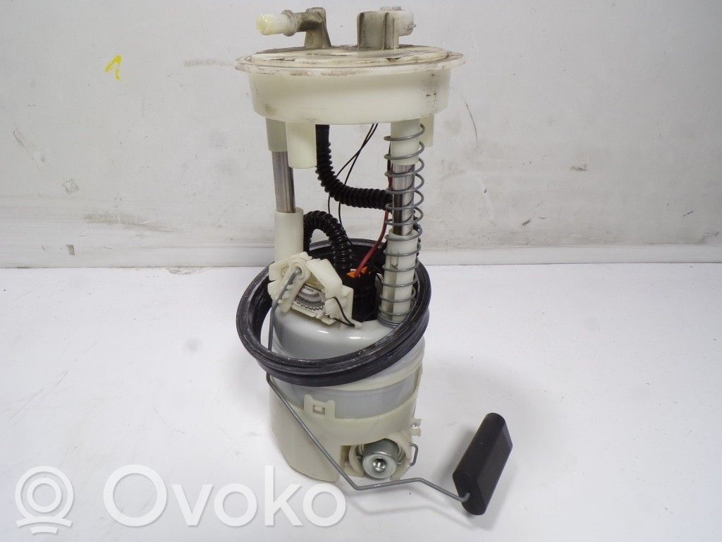 Nissan Qashqai+2 Pompă combustibil în rezervor 