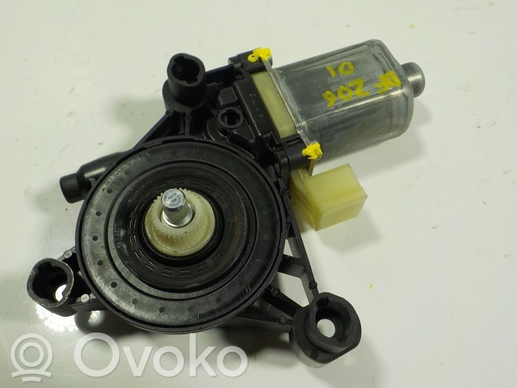 Silnik regulatora szyby drzwi przednich   8W0959801,8W0959801