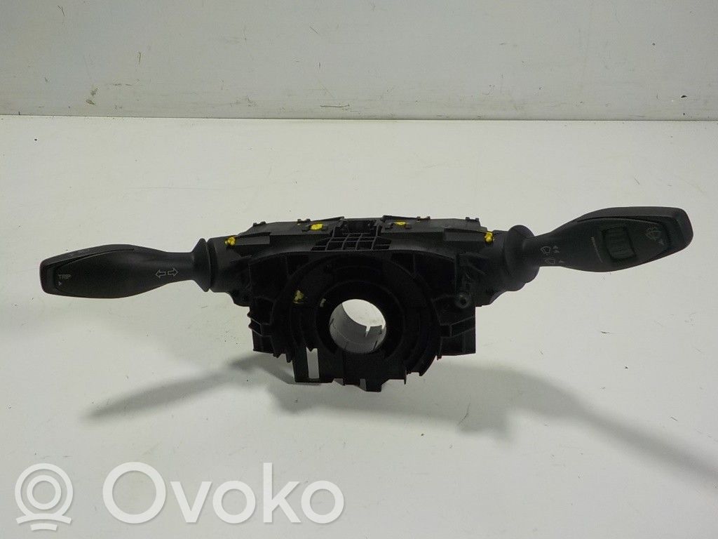 Ford Transit Pagrieziena signālu / lukturu sviria 