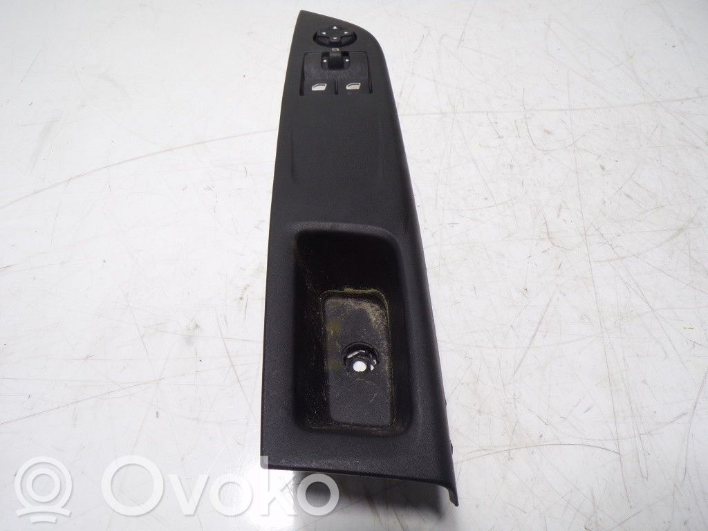 Electric window control switch   A51237100