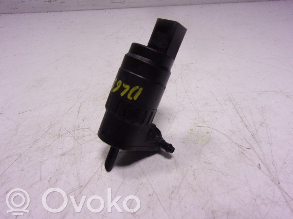 Windscreen/windshield washer pump   1K6955651,1K6955651