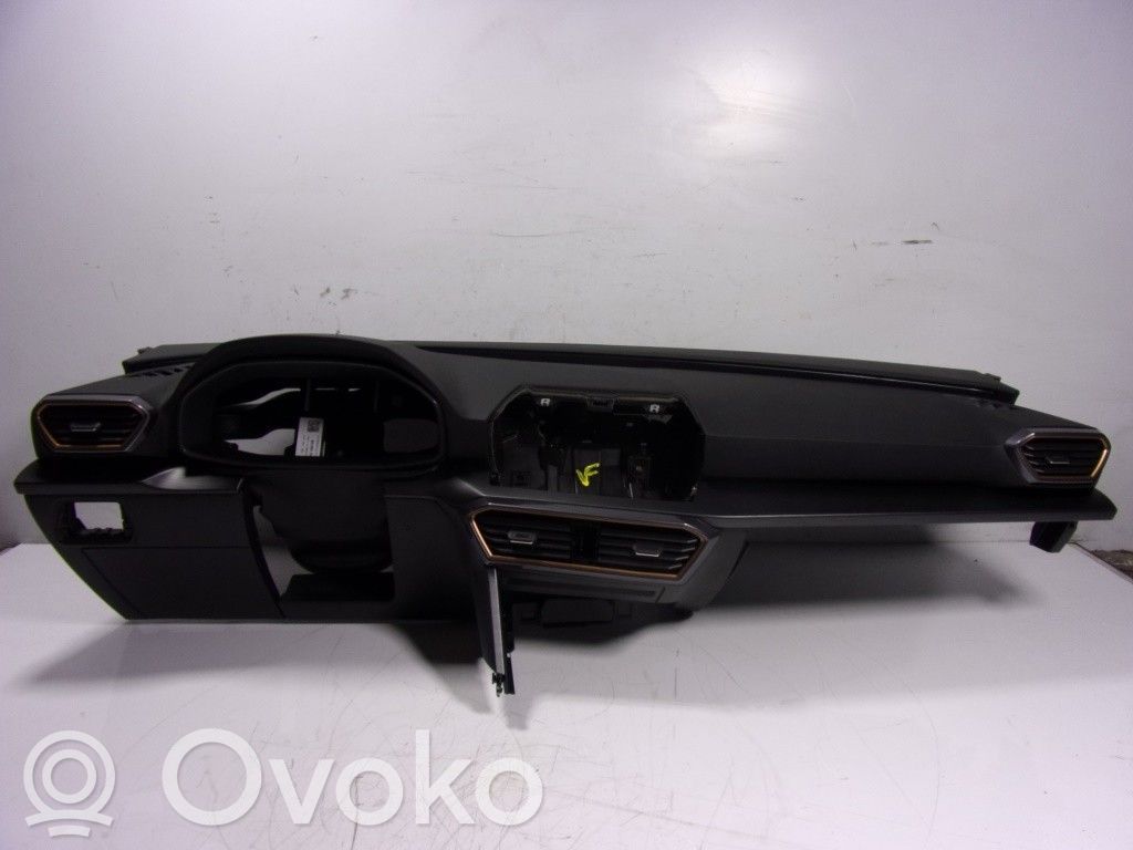 Cupra Leon Deska rozdzielcza 
