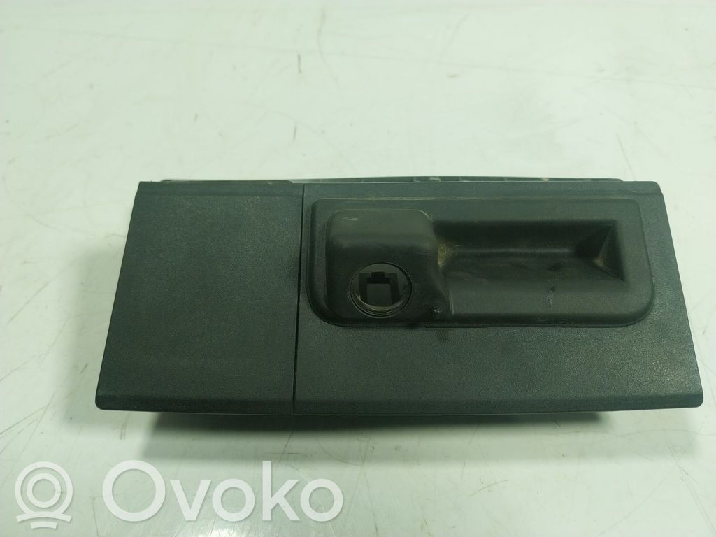 Manecilla externa puerta trasera   5E3827566A,5E3827566
