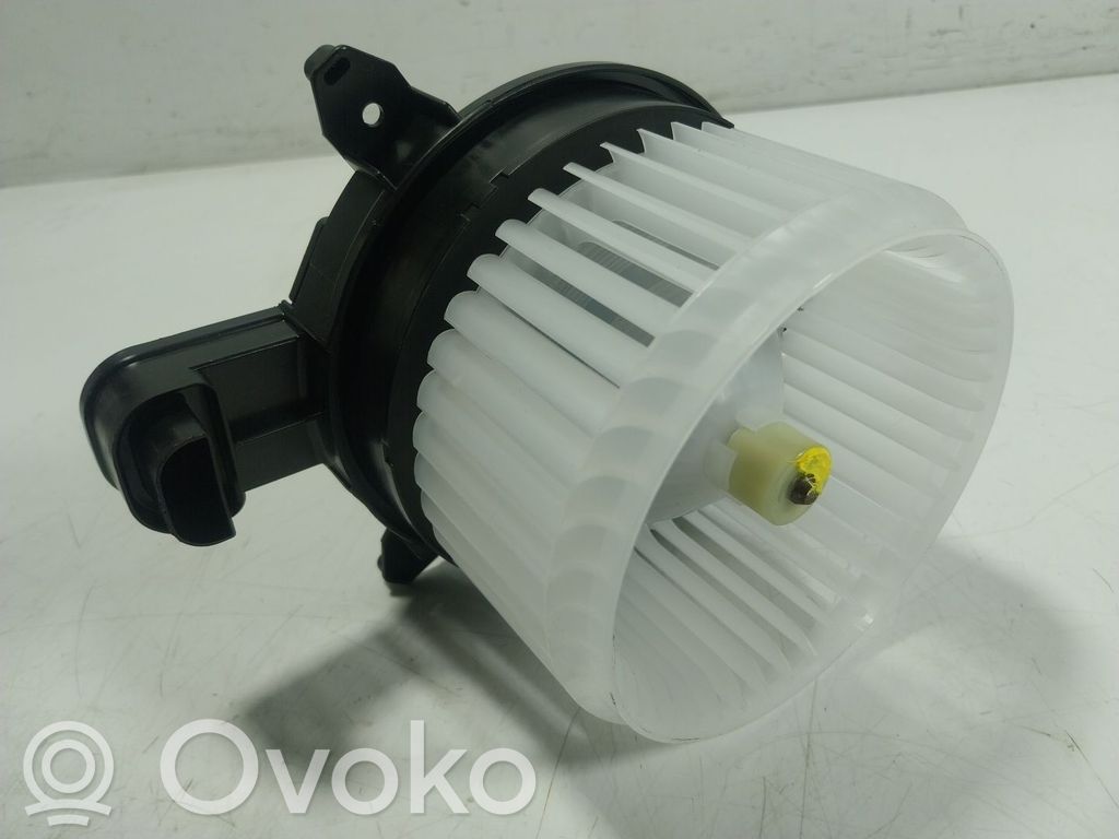 Toyota Yaris Ventola riscaldamento/ventilatore abitacolo 