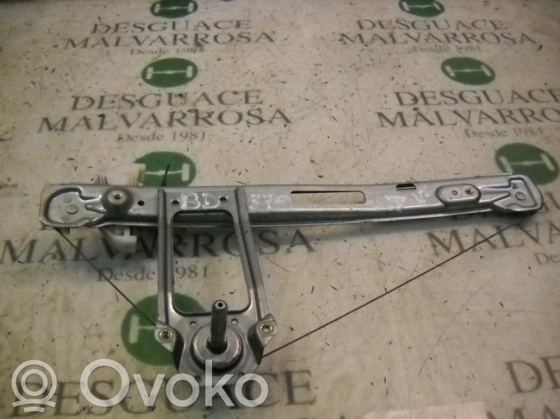 Mecanismo para subir la puerta trasera sin motor