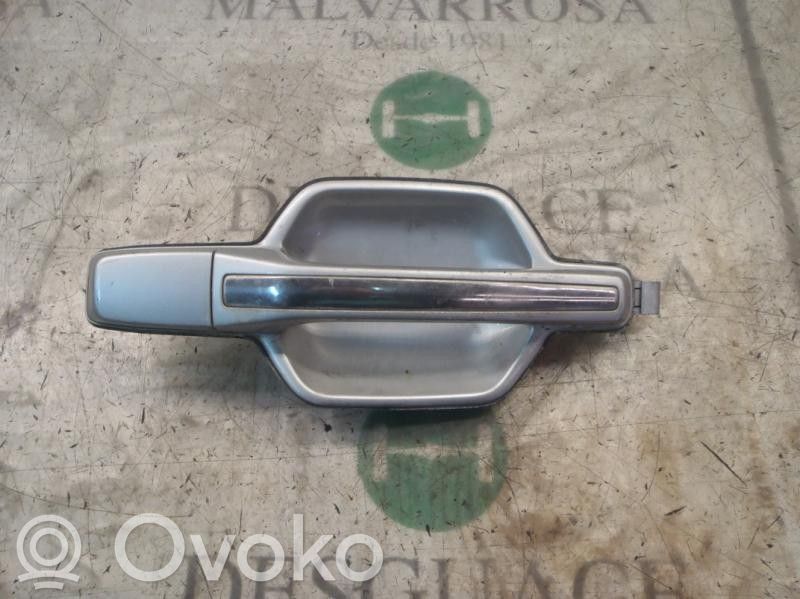 Manecilla externa puerta trasera