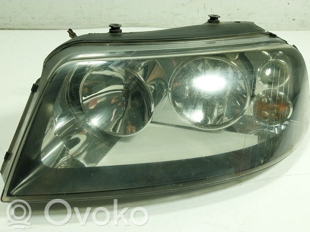 Etu-/Ajovalo   7M7941015K