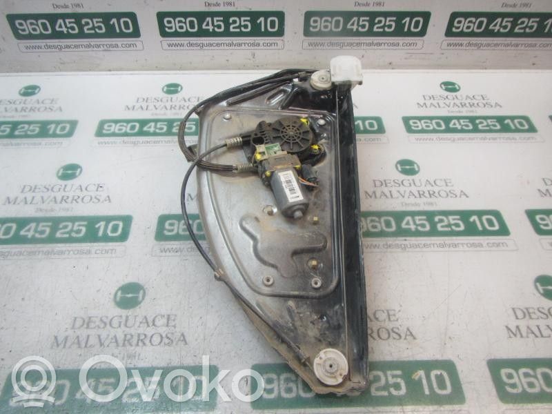 Land Rover Freelander 2 - LR2 Regulador de puerta trasera con motor 