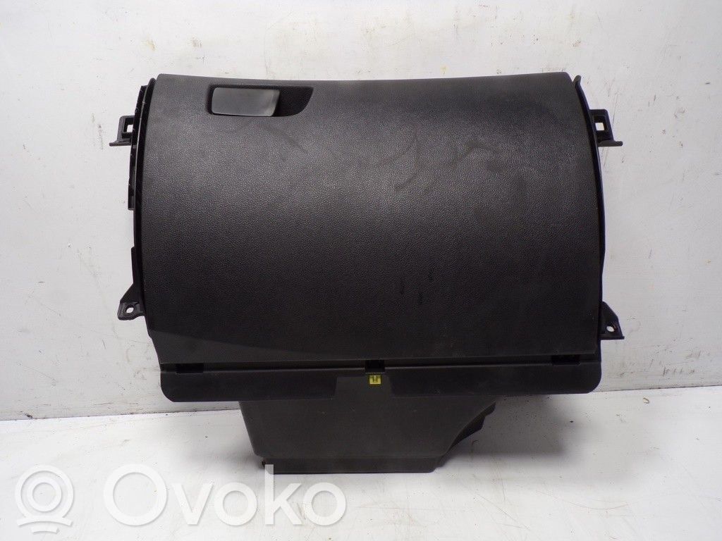 Schowek deski rozdzielczej   685005280R,P685008563R218