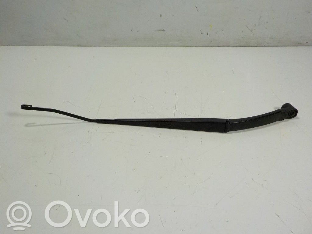 Nissan Qashqai Brazo del limpiaparabrisas delantero 