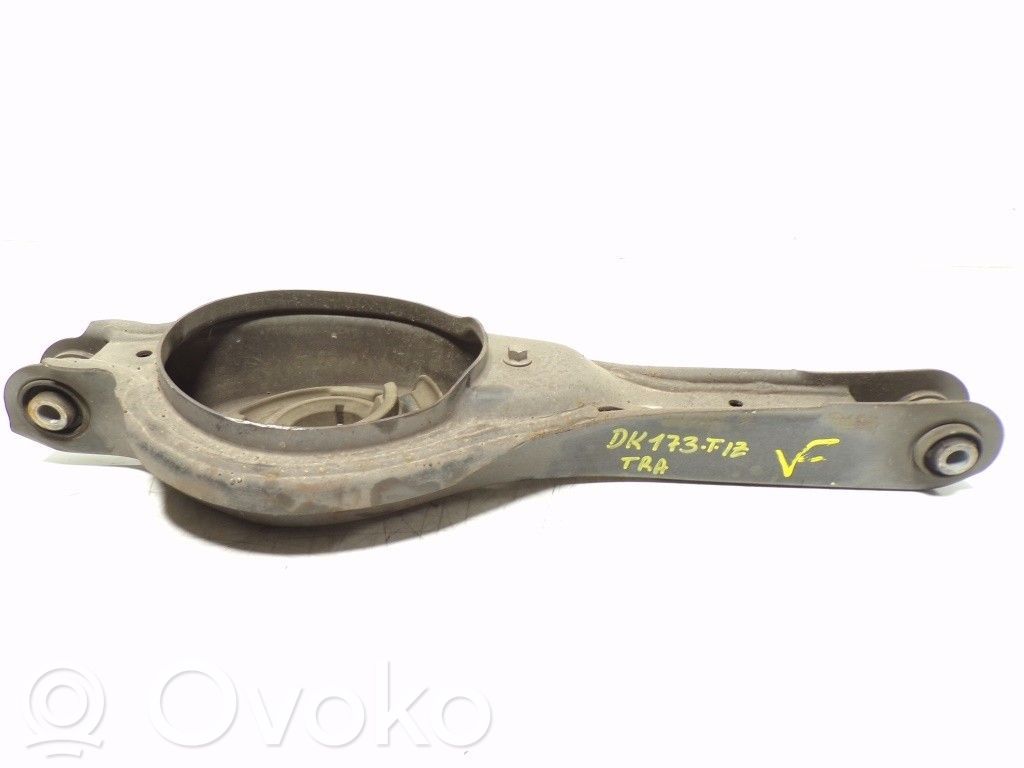 Brazo de suspensión trasero   2271246
