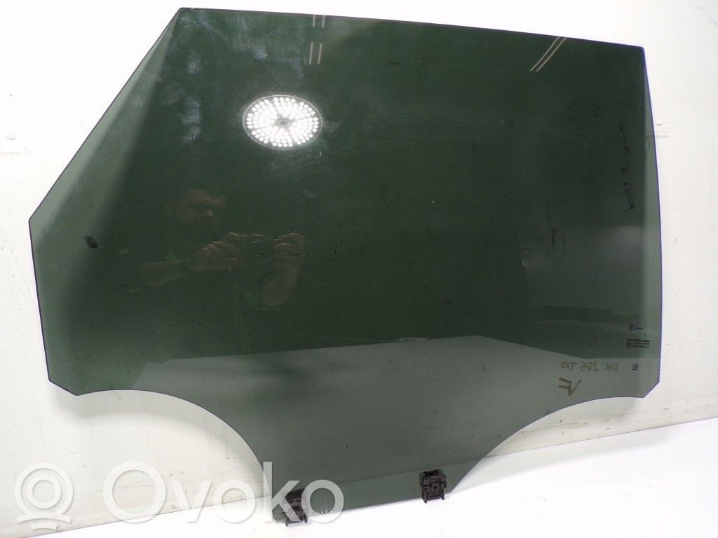 Opel Grandland X Luna de la puerta trasera 