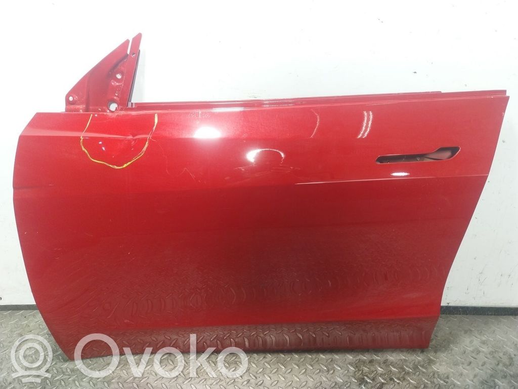 Tesla Model S Puerta delantera 