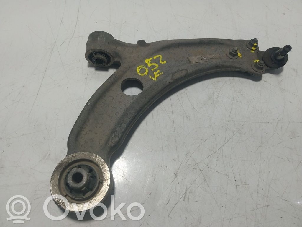 Peugeot 308 Triangle bras de suspension inférieur avant 