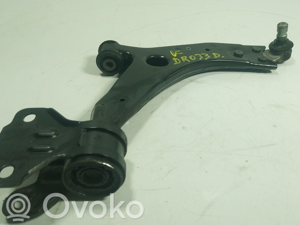 Volvo V40 Basculă față 