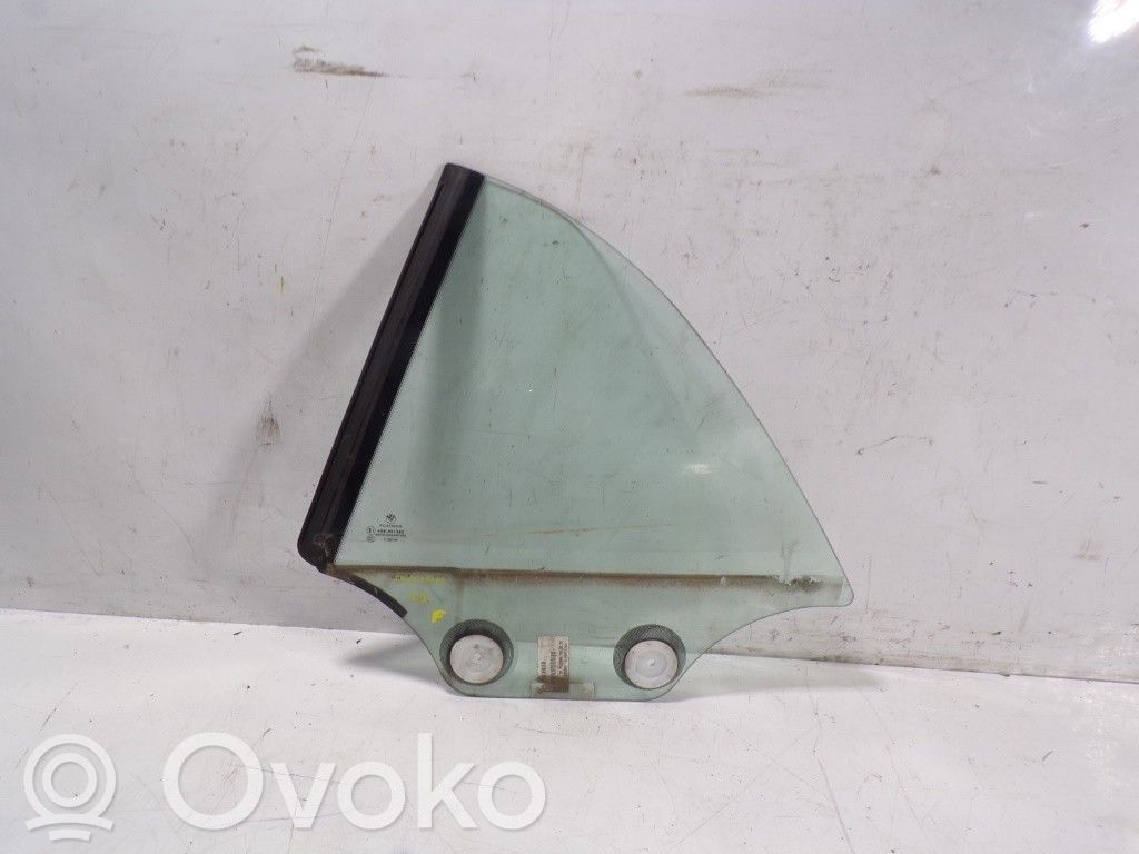 BMW 1 E81 E87 Rear door window glass 