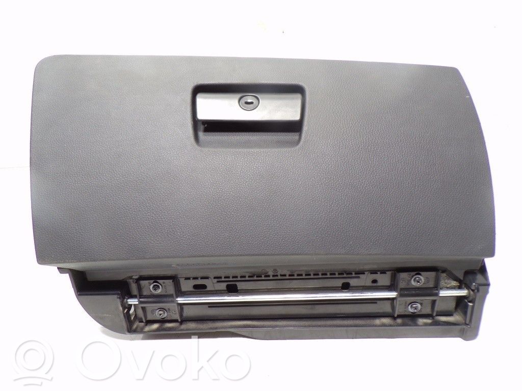 Glove box   51169110539,51167075479,83845291EEF75U