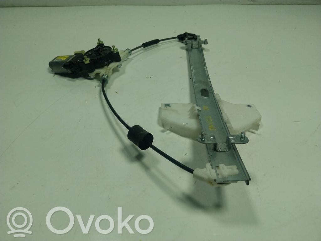 Regulador manual de la ventanilla delantera   82402G6010