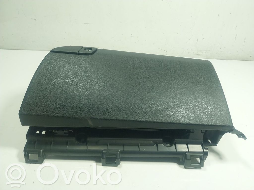 KIA Sorento Schowek deski rozdzielczej 