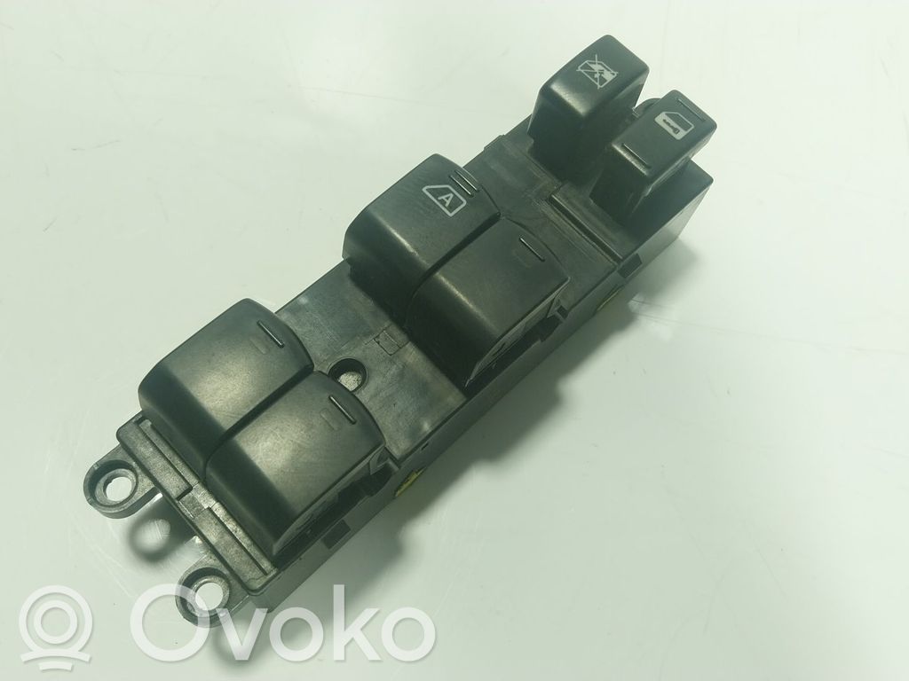 Electric window control switch   83071SC080,157567