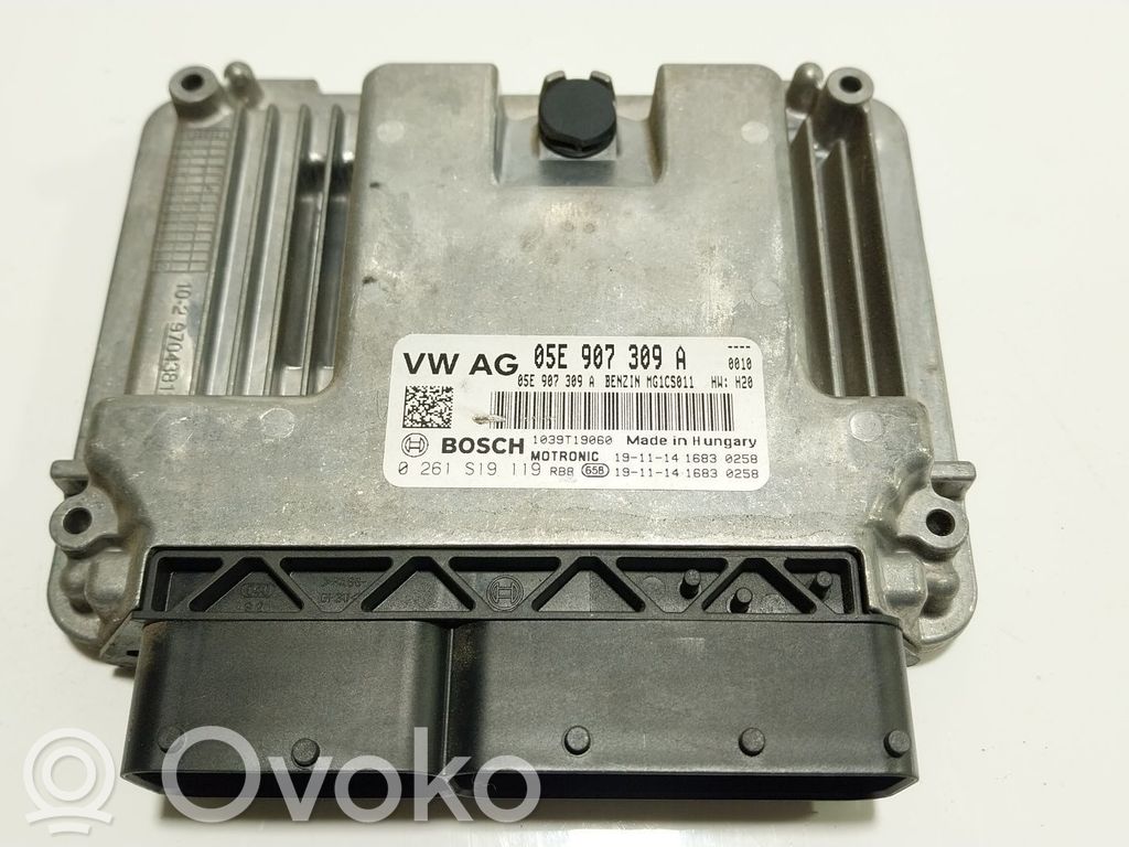 Unidad de control/módulo del motor   05E907309A