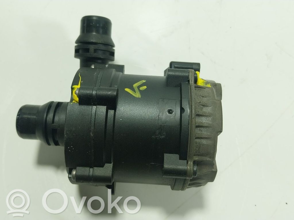 BMW 5 G30 G31 G38 Vesipumppu 