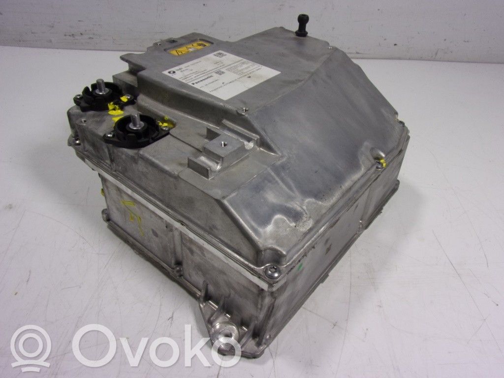 BMW iX3 G08 Įtampos keitiklis/ keitimo modulis 