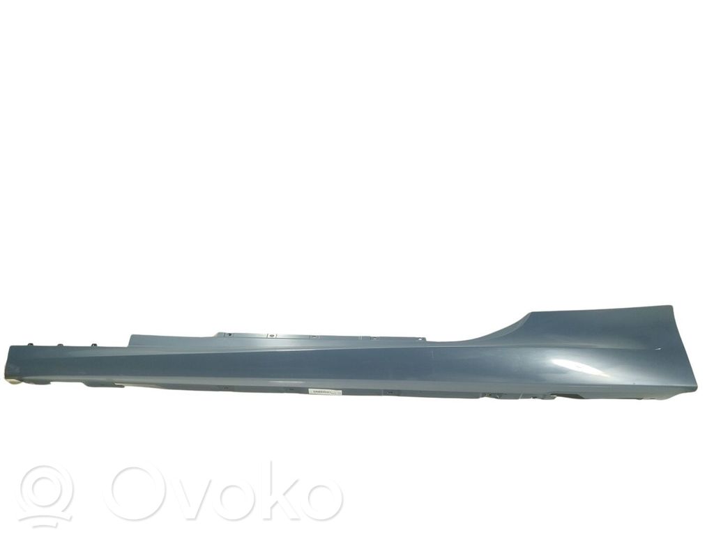 BMW 8 G15 Listón 